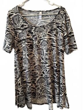 LuLaRoe Medium Black and White Floral Pattern Tunic Top